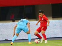 IM电竞注册-包含青岛黄海中场被罚下场，影响球队比赛节奏的词条