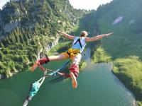 LOL直播-欧文神勇带队破局，新疆主场闪电战速胜浙江