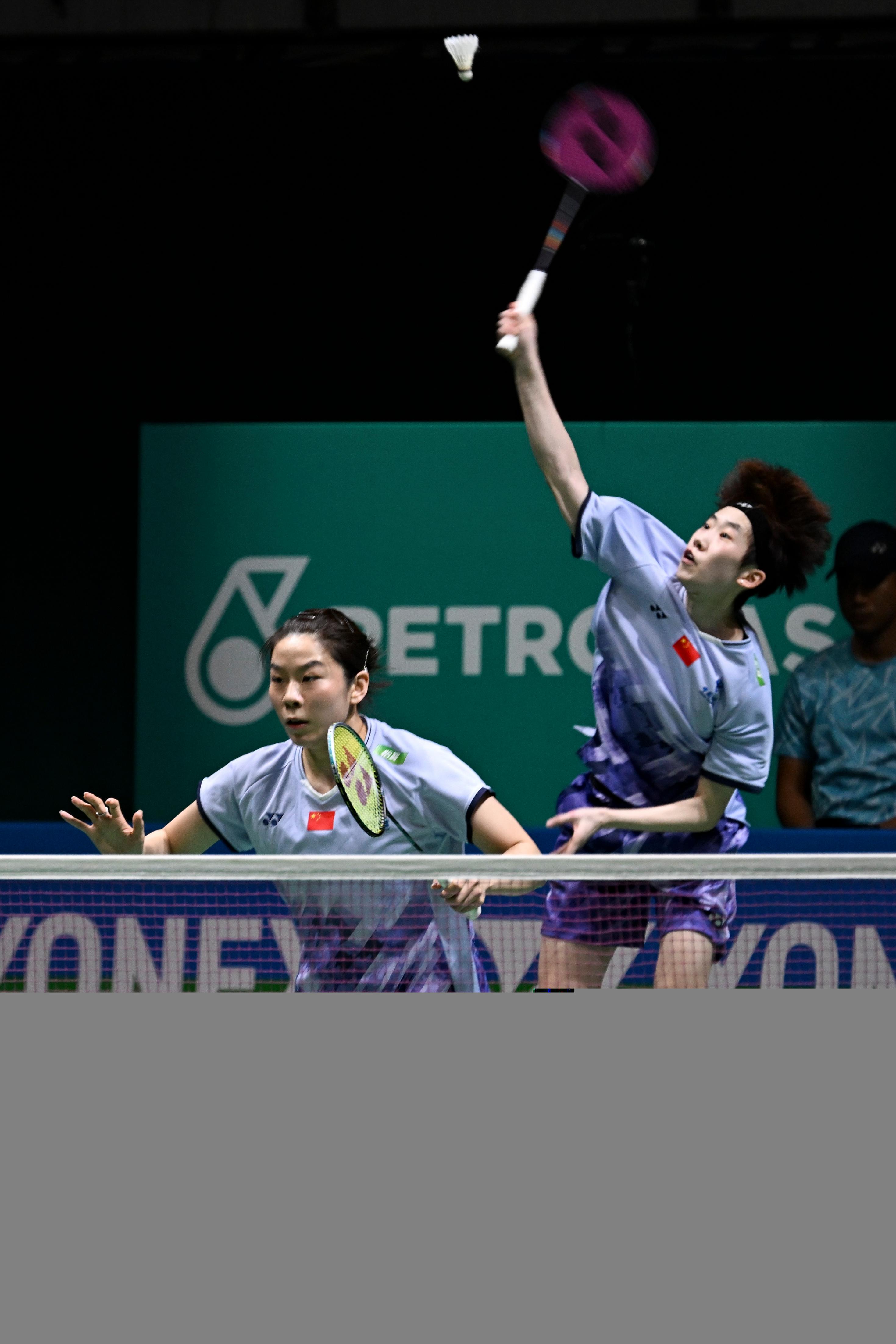 羽毛球比赛中选手精彩对决呈现观众的简单介绍 羽毛球比赛中选手精彩对决呈现观众的简单介绍