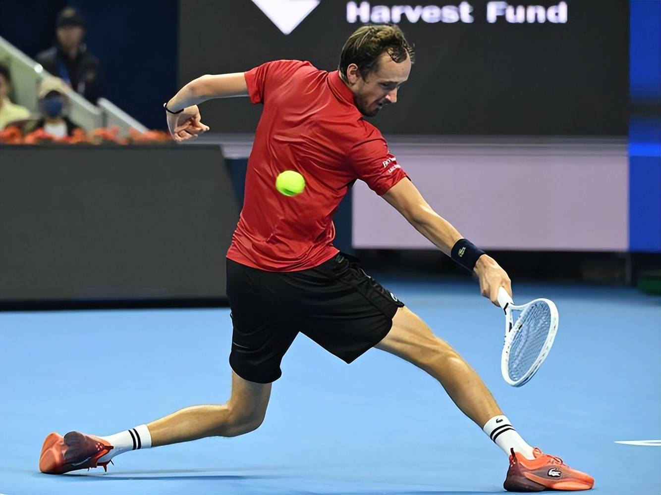 西班牙网球队翻盘澳大利亚网球队,梅德韦杰夫制霸全场的简单介绍 西班牙网球队翻盘澳大利亚网球队,梅德韦杰夫制霸全场的简单介绍