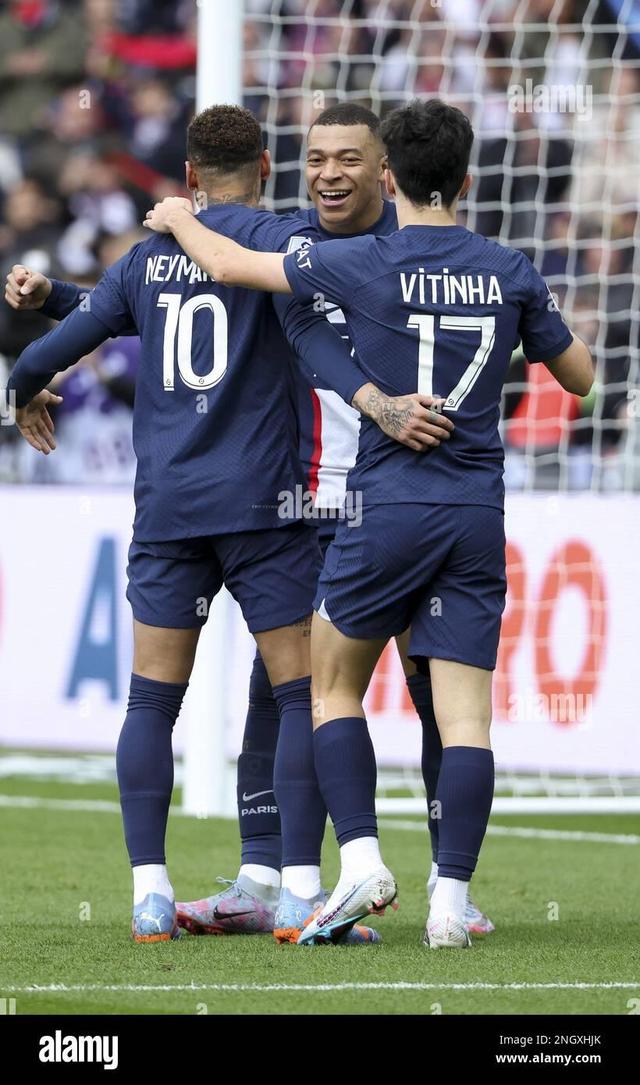 瑞恩队在法甲比赛中成功击败对手 瑞恩队在法甲比赛中成功击败对手