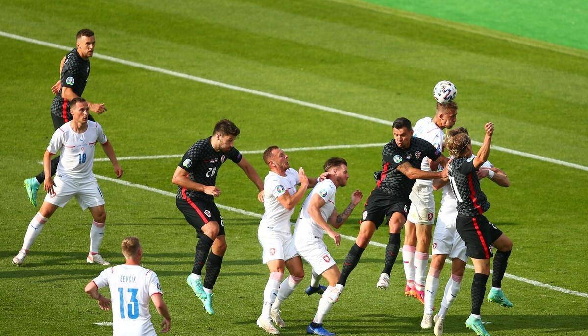 波兰队险胜瑞典队，林高远带队取胜