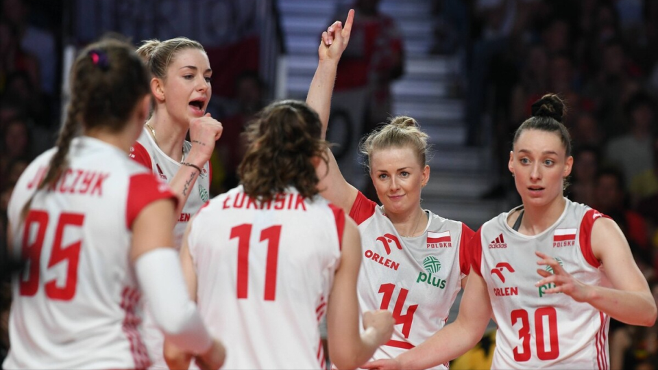 斯洛伐克女足队战胜丹麦，晋级十六强