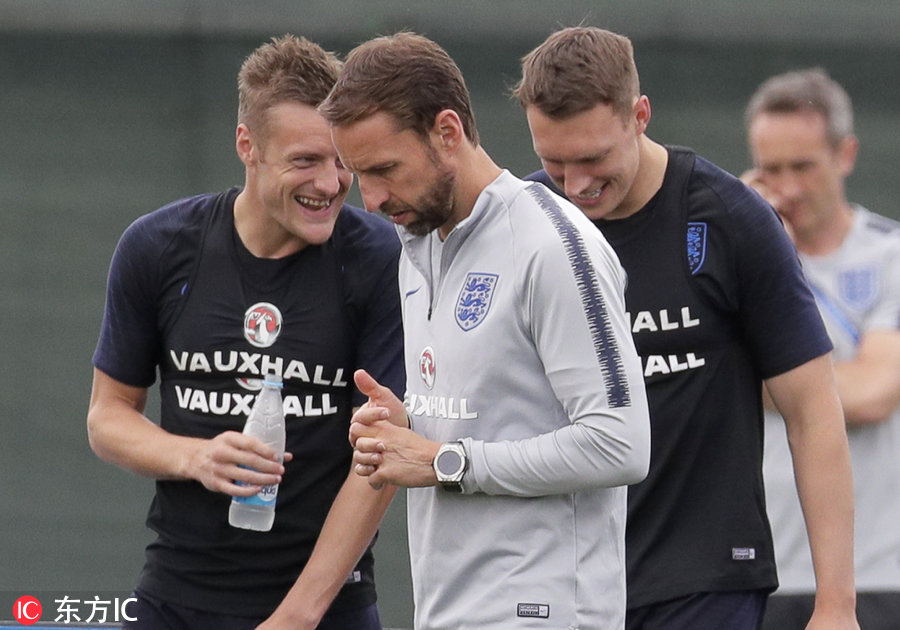 关于英格兰集训营爆出伤病潮，对抗丹麦队存疑的信息